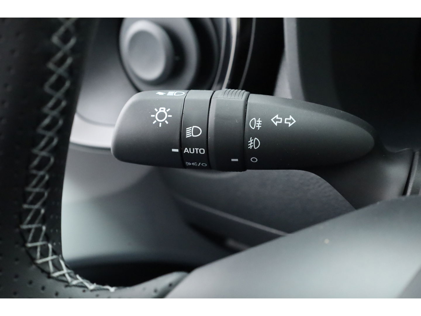 Toyota Aygo X Hybrid 115 GR Sport | Direct Leverbaar | Camera | Adapt. Cruise | JBL Audio | Keyless | Stoelverw. | Apple CarPlay |