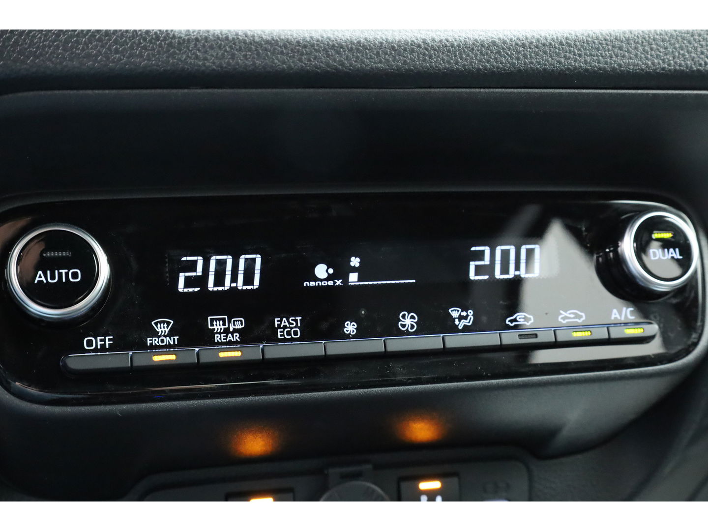 Toyota Aygo X Hybrid 115 GR Sport | Direct Leverbaar | Camera | Adapt. Cruise | JBL Audio | Keyless | Stoelverw. | Apple CarPlay |