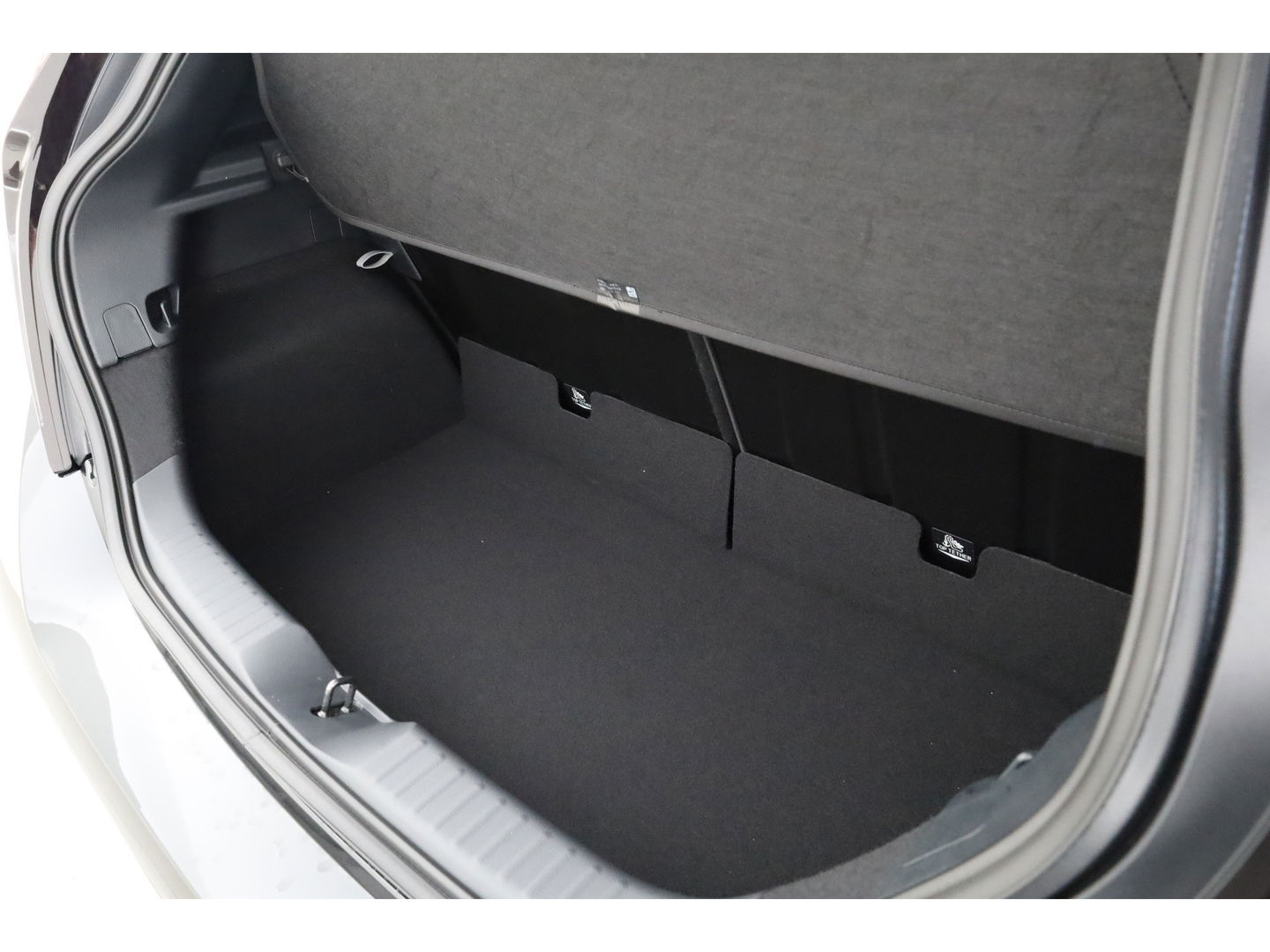 Toyota Aygo X Hybrid 115 GR Sport | Direct Leverbaar | Camera | Adapt. Cruise | JBL Audio | Keyless | Stoelverw. | Apple CarPlay |