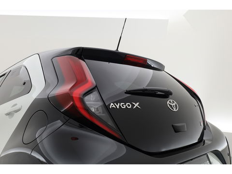 Toyota Aygo X Hybrid 115 GR Sport | Direct Leverbaar | Camera | Adapt. Cruise | JBL Audio | Keyless | Stoelverw. | Apple CarPlay |