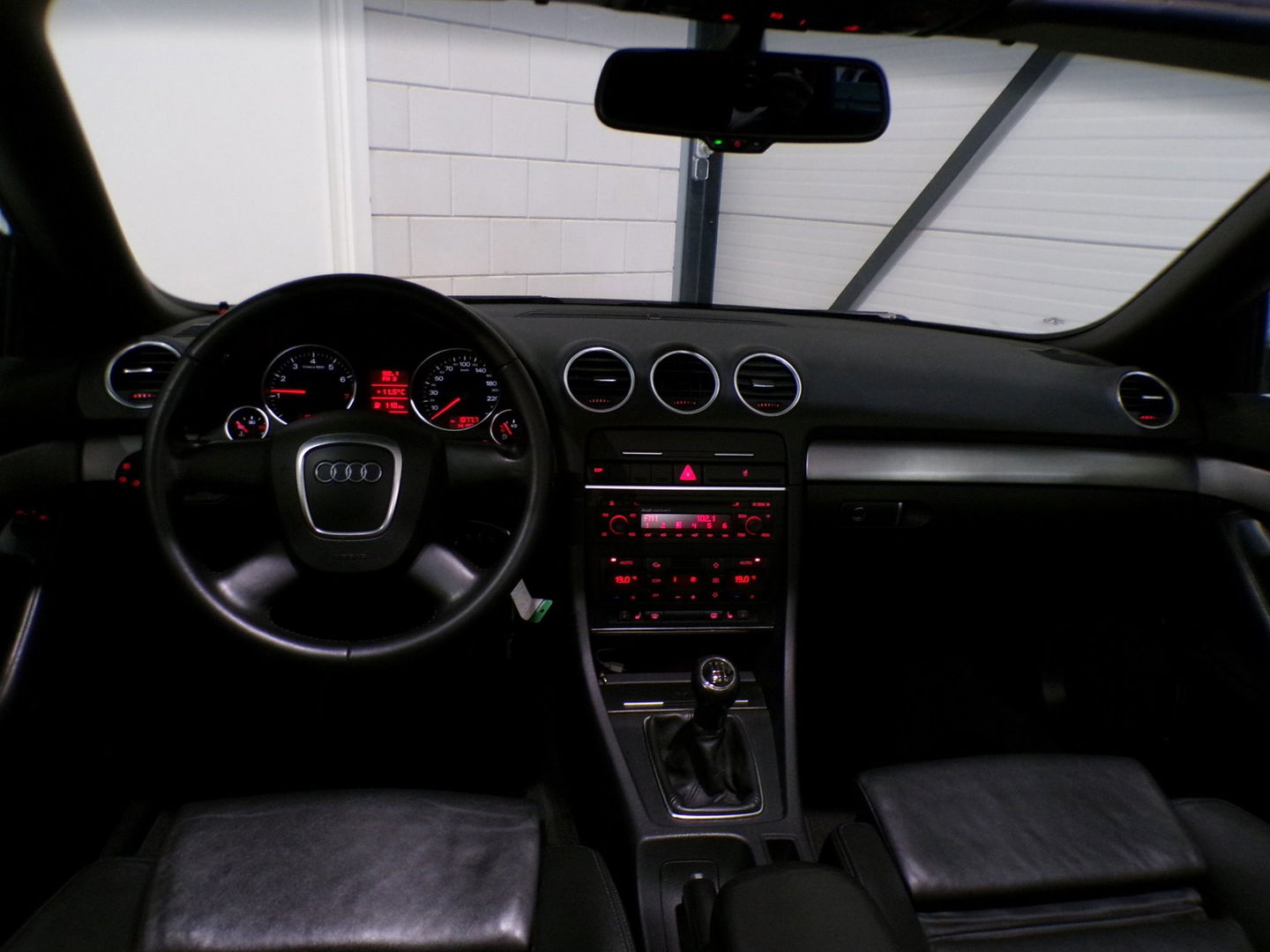 Audi A4 Cabriolet 1.8 Turbo S-Line Xenon Leer Stoelverwarming 18"Velgen Parkeersensoren Garantie I Apple-carplay inbouw mogelijk