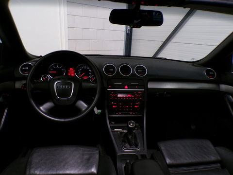 Audi A4 Cabriolet 1.8 Turbo S-Line Xenon Leer Stoelverwarming 18"Velgen Parkeersensoren Garantie I Apple-carplay inbouw mogelijk