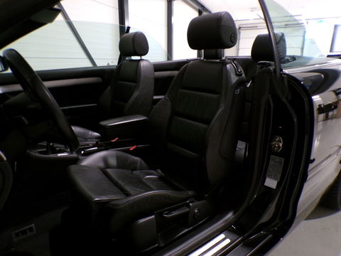 Audi A4 Cabriolet 1.8 Turbo S-Line Xenon Leer Stoelverwarming 18"Velgen Parkeersensoren Garantie I Apple-carplay inbouw mogelijk