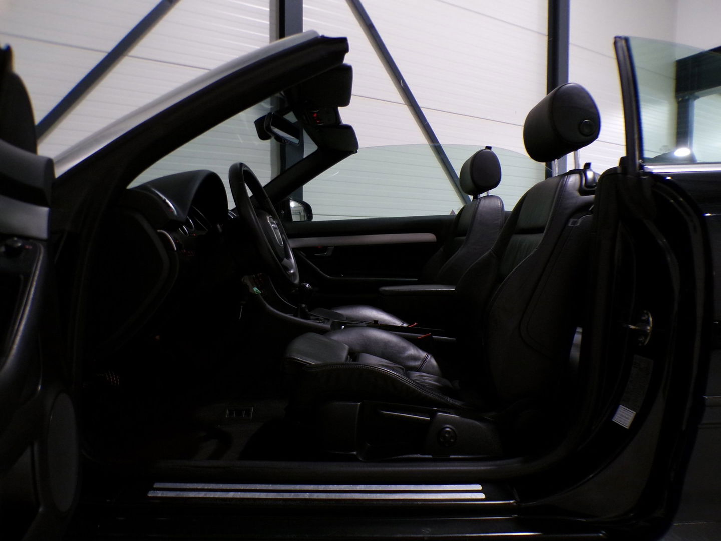 Audi A4 Cabriolet 1.8 Turbo S-Line Xenon Leer Stoelverwarming 18"Velgen Parkeersensoren Garantie I Apple-carplay inbouw mogelijk