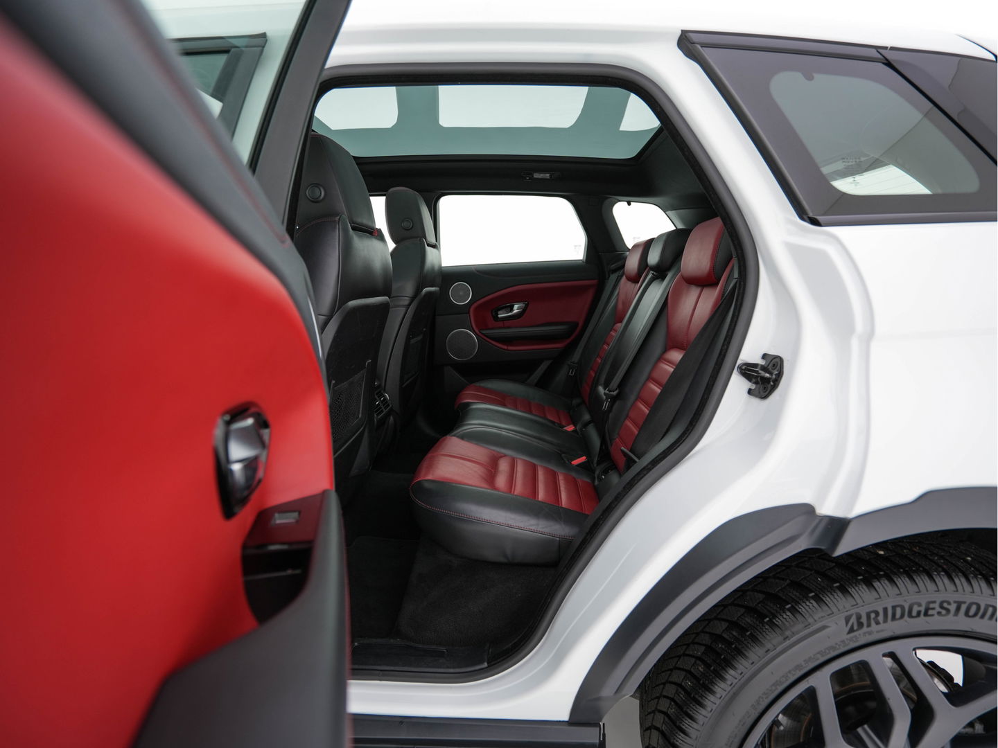 Land Rover Range Rover Evoque 2.0 TD4 HSE Dynamic (INCL-BTW)  Aut. *PANO | LEATHER | FULL-LED | MEMORY-PACK | MERIDIAN-SOUND | BLINDSPOT | HEAD-UP | HEATED-COMFORTSEATS | NAVI-FULLMAP | CAMERA | ECC | PDC | CRUISE | TOWBAR | 20''ALU*