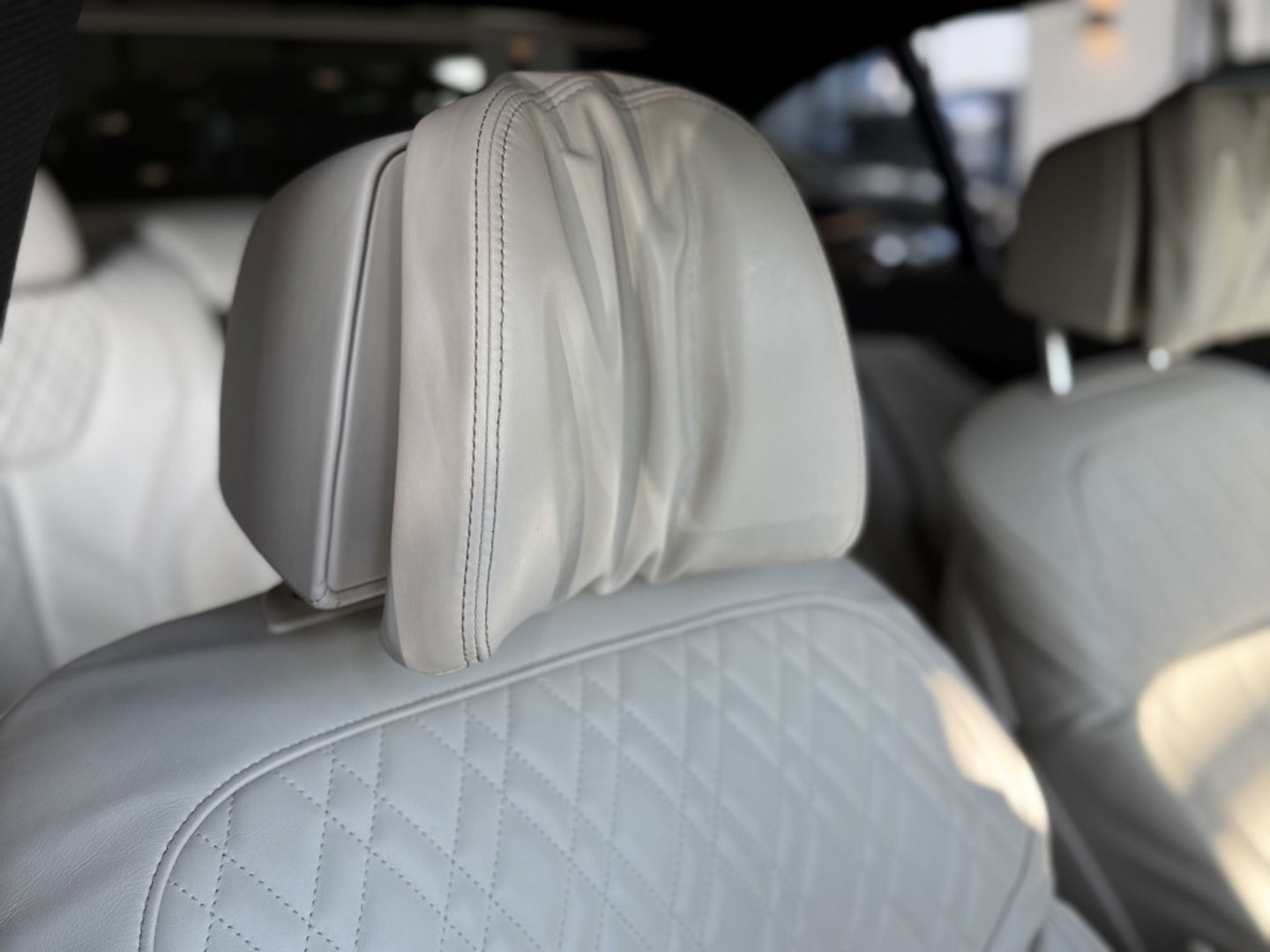 BMW 7 Serie 740i 327PK High Ex. / 360° / Massage / M Individual / Laser