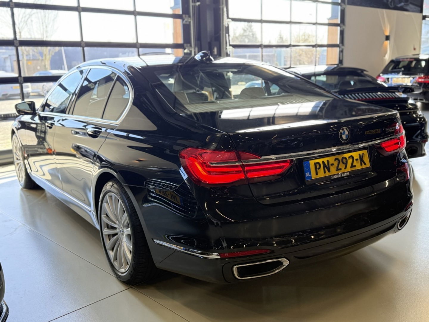 BMW 7 Serie 740i 327PK High Ex. / 360° / Massage / M Individual / Laser