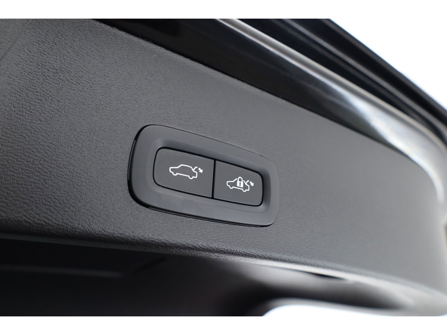 Volvo XC40 1.5 T5 Plug-in hybrid Ultimate Dark | Facelift | Pano-dak | 360 camera | H&K Audio | Adap. cruise | Blis | Elek. Stoelen |