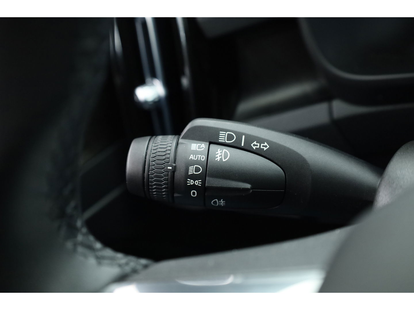 Volvo XC40 1.5 T5 Plug-in hybrid Ultimate Dark | Facelift | Pano-dak | 360 camera | H&K Audio | Adap. cruise | Blis | Elek. Stoelen |