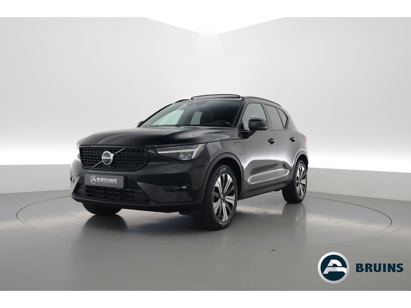 Volvo XC40 1.5 T5 Plug-in hybrid Ultimate Dark | Facelift | Pano-dak | 360 camera | H&K Audio | Adap. cruise | Blis | Elek. Stoelen |