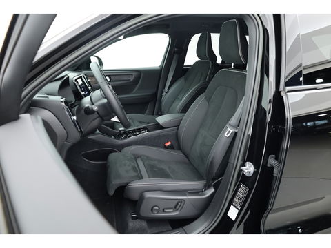 Volvo XC40 1.5 T5 Plug-in hybrid Ultimate Dark | Facelift | Pano-dak | 360 camera | H&K Audio | Adap. cruise | Blis | Elek. Stoelen |