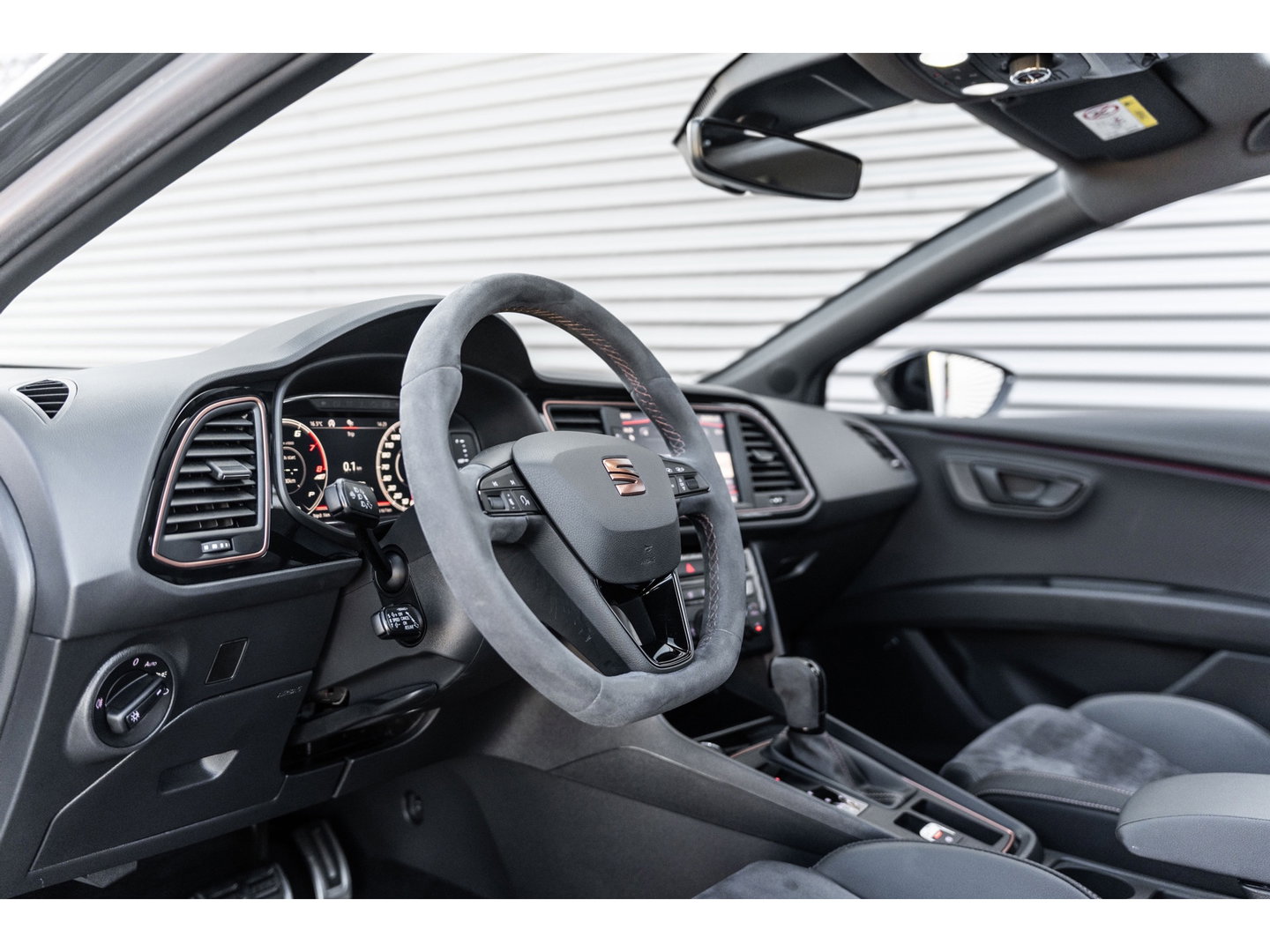 SEAT Leon ST 2.0 TSI CUPRA R 4DRIVE BLACKNESS GREY CARBON