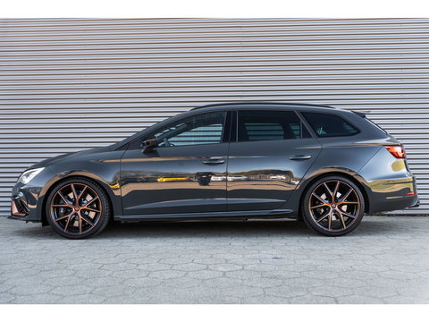 SEAT Leon ST 2.0 TSI CUPRA R 4DRIVE BLACKNESS GREY CARBON