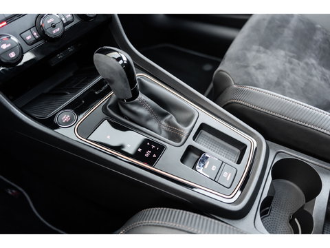 SEAT Leon ST 2.0 TSI CUPRA R 4DRIVE BLACKNESS GREY CARBON