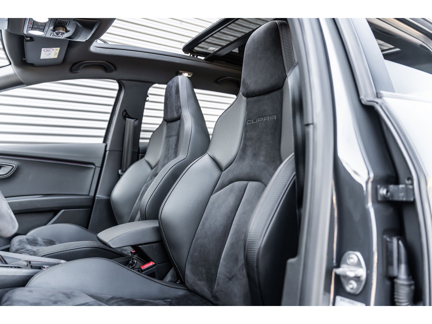 SEAT Leon ST 2.0 TSI CUPRA R 4DRIVE BLACKNESS GREY CARBON