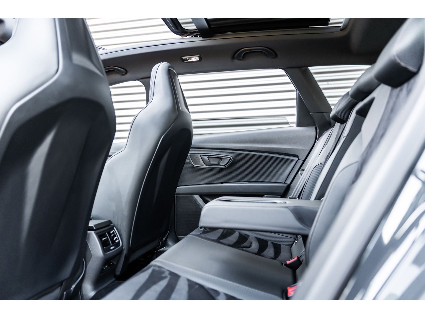 SEAT Leon ST 2.0 TSI CUPRA R 4DRIVE BLACKNESS GREY CARBON