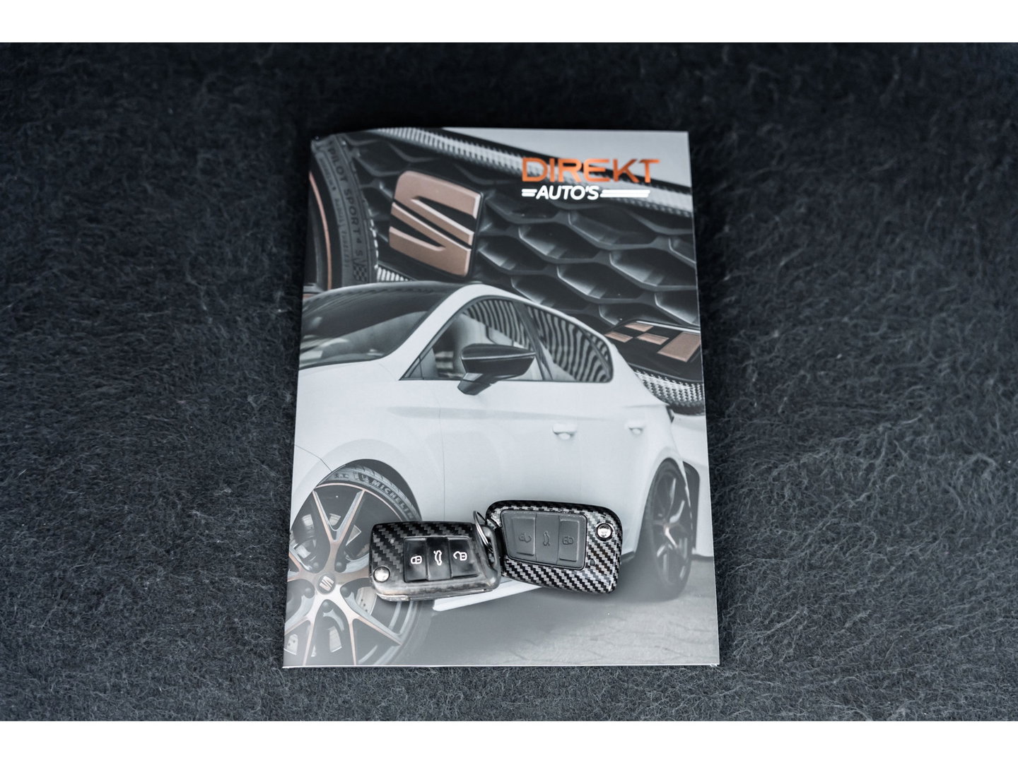 SEAT Leon ST 2.0 TSI CUPRA R 4DRIVE BLACKNESS GREY CARBON