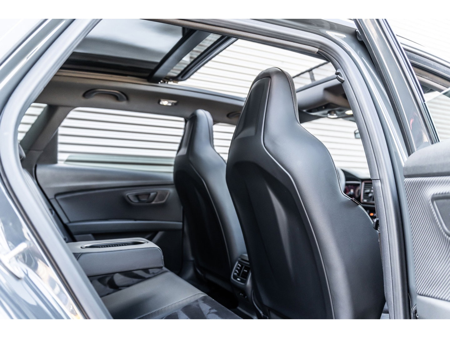 SEAT Leon ST 2.0 TSI CUPRA R 4DRIVE BLACKNESS GREY CARBON