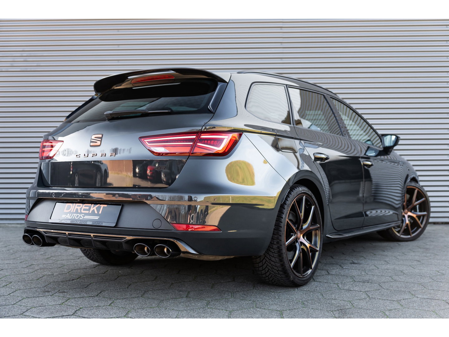 SEAT Leon ST 2.0 TSI CUPRA R 4DRIVE BLACKNESS GREY CARBON