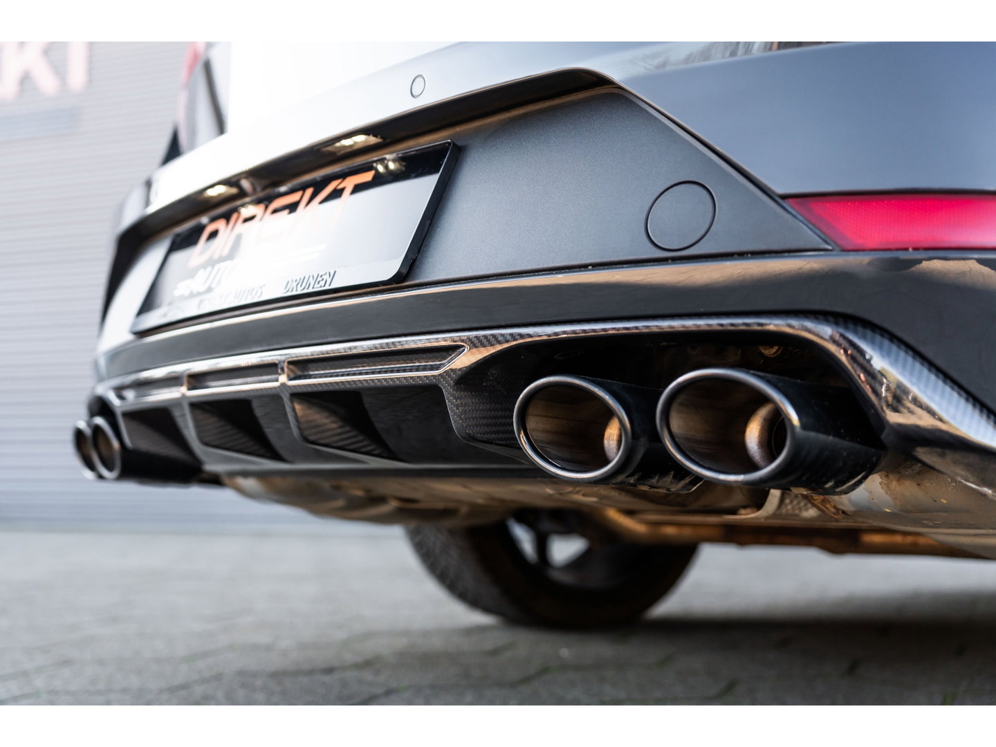 SEAT Leon ST 2.0 TSI CUPRA R 4DRIVE BLACKNESS GREY CARBON