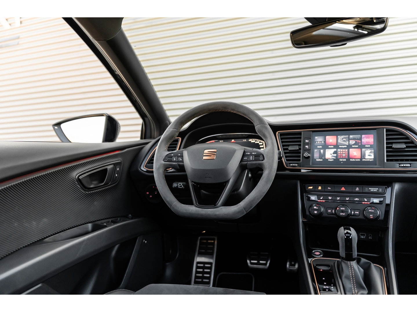 SEAT Leon ST 2.0 TSI CUPRA R 4DRIVE BLACKNESS GREY CARBON