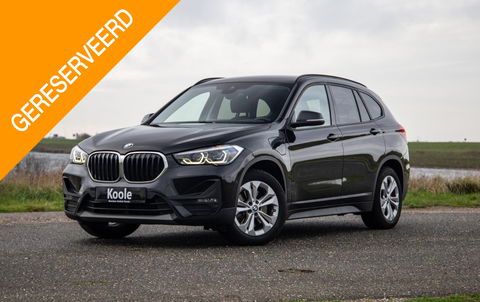 BMW X1 xDrive25e Executive CAMERA / CARPLAY / AUTOMAAT / LEDER / LED / CRUISE CONTROLE / STOELVERWARMING