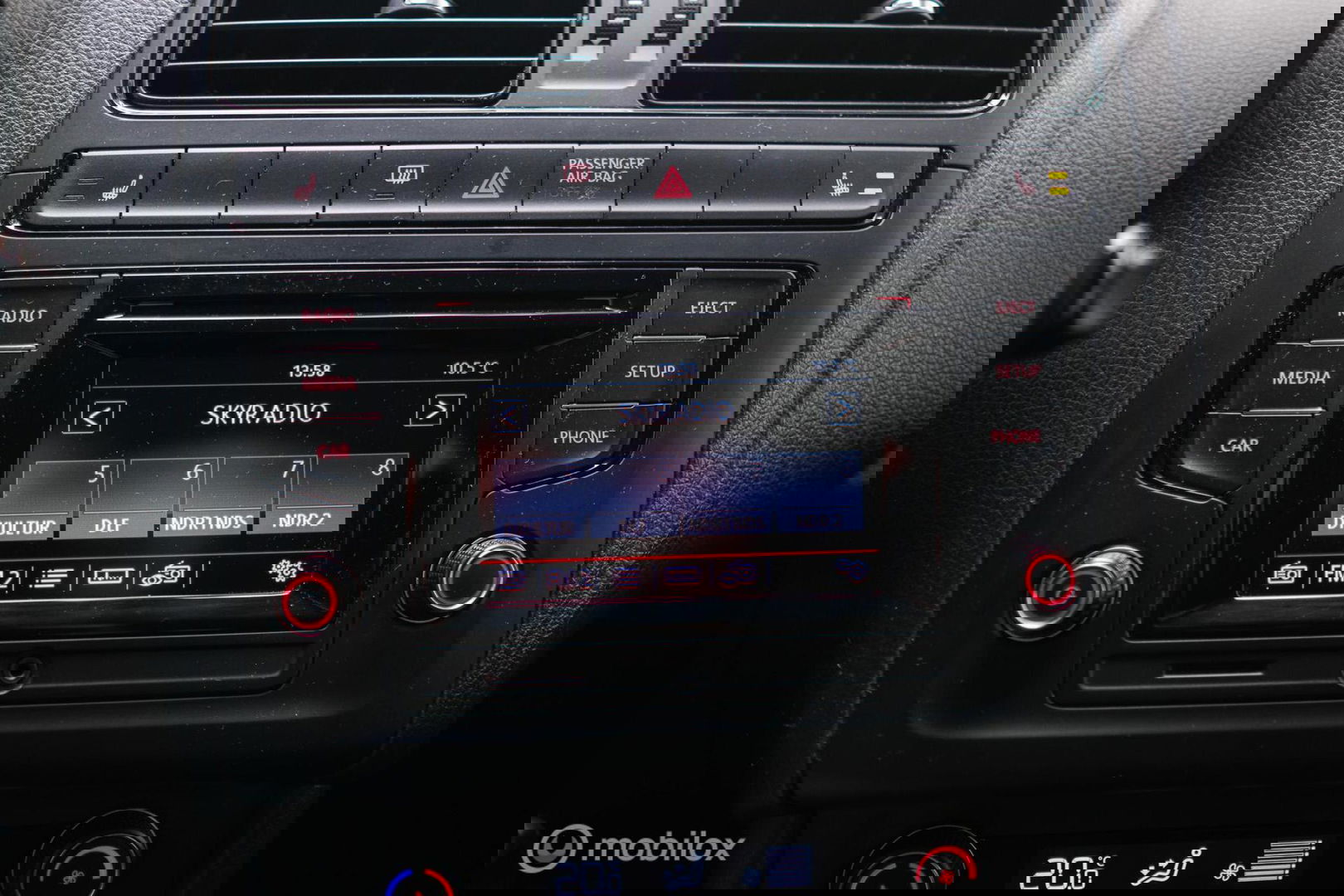 Volkswagen Polo 1.0 Comfortline | Cruise | Clima | Multimediascherm | All seasons | LMV | rijklaarprijs