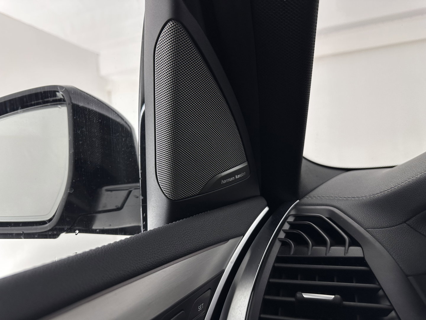 BMW iX3 High Executive 80 kWh [ 3-Fase-11kW ] {SOH-96%} (INCL-BTW) Aut. *PANO | LEATHER | HARMAN/KARDON | FULL-LED | BLINDSPOT | MEMORY-PACK | DIGI-COCKPIT | HEATED-SPORTSEATS | KEYLESS | TOPVIEW | DAB+ | NAVI-FULLMAP | HEAD-UP | PRIVACY-GLASS |