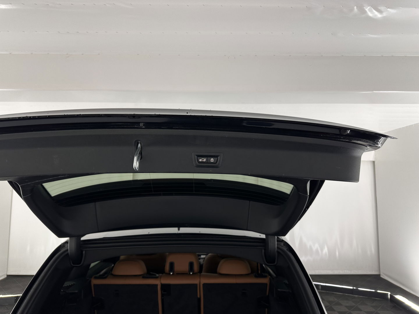 BMW iX3 High Executive 80 kWh [ 3-Fase-11kW ] {SOH-96%} (INCL-BTW) Aut. *PANO | LEATHER | HARMAN/KARDON | FULL-LED | BLINDSPOT | MEMORY-PACK | DIGI-COCKPIT | HEATED-SPORTSEATS | KEYLESS | TOPVIEW | DAB+ | NAVI-FULLMAP | HEAD-UP | PRIVACY-GLASS |