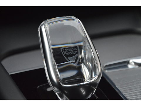 Volvo XC60 Hybride T6 AWD R-Design | Head-Up Display | Panoramadak | Harman/Kardon | Trekhaak | Rondom stoelverwarming | Memory |