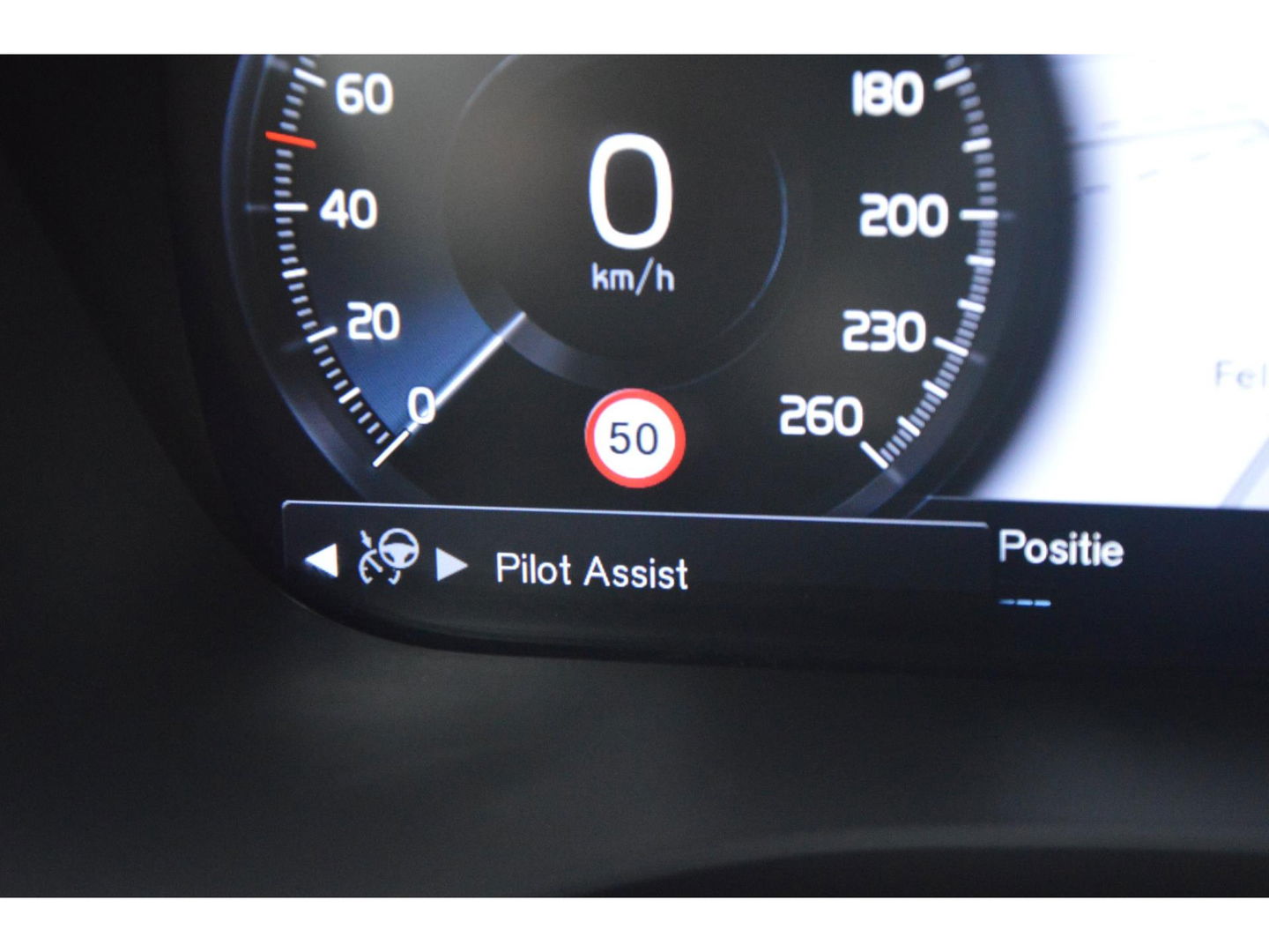 Volvo XC60 Hybride T6 AWD R-Design | Head-Up Display | Panoramadak | Harman/Kardon | Trekhaak | Rondom stoelverwarming | Memory |