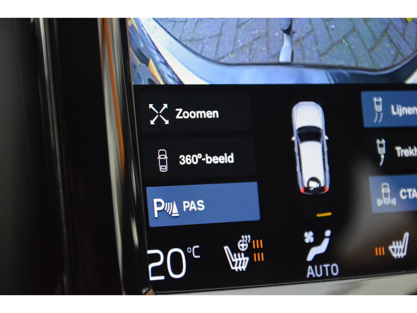 Volvo XC60 Hybride T6 AWD R-Design | Head-Up Display | Panoramadak | Harman/Kardon | Trekhaak | Rondom stoelverwarming | Memory |