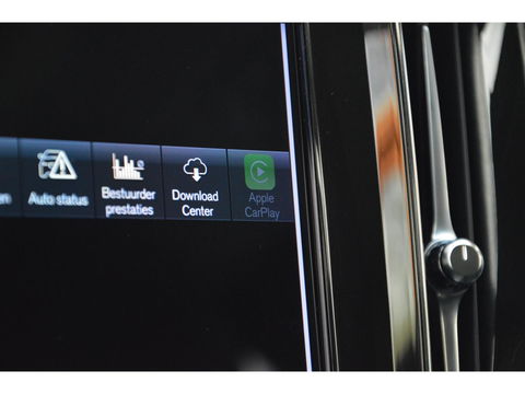 Volvo XC60 Hybride T6 AWD R-Design | Head-Up Display | Panoramadak | Harman/Kardon | Trekhaak | Rondom stoelverwarming | Memory |