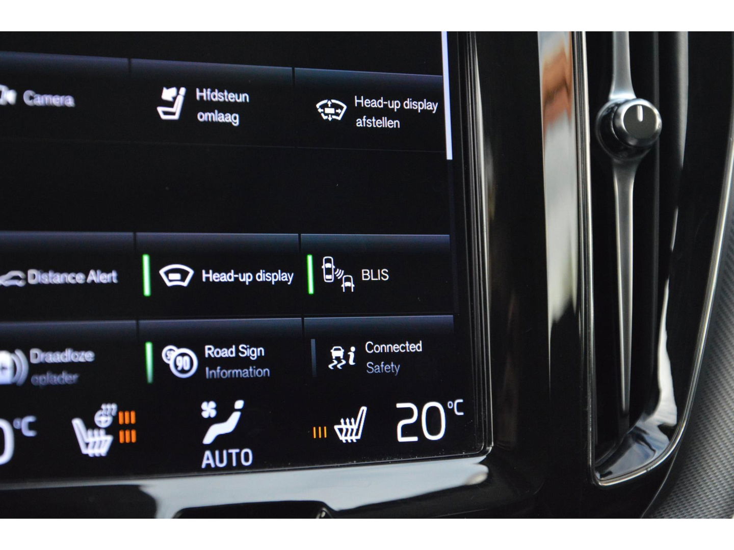 Volvo XC60 Hybride T6 AWD R-Design | Head-Up Display | Panoramadak | Harman/Kardon | Trekhaak | Rondom stoelverwarming | Memory |