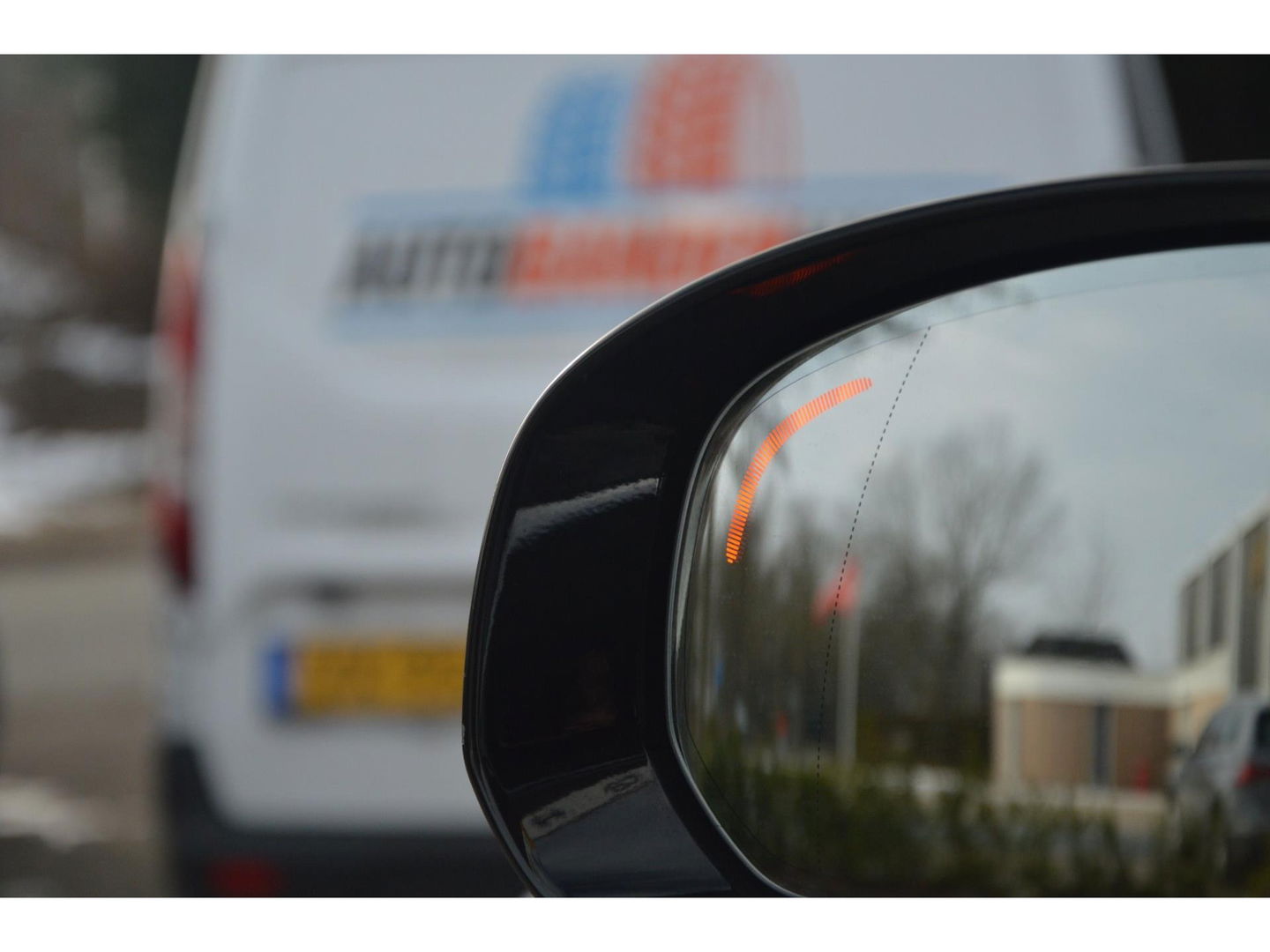 Volvo XC60 Hybride T6 AWD R-Design | Head-Up Display | Panoramadak | Harman/Kardon | Trekhaak | Rondom stoelverwarming | Memory |