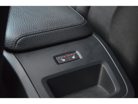 Volvo XC60 Hybride T6 AWD R-Design | Head-Up Display | Panoramadak | Harman/Kardon | Trekhaak | Rondom stoelverwarming | Memory |