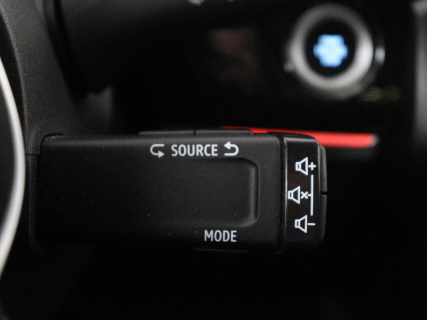 Renault Arkana 1.6 E-Tech Hybrid 145 R.S. Line | Leder/Alcantara | Stoelverwarming | Adaptive cruise | Camera | Carplay | Keyless | Park Assist | Full LED | Navigatie | File Assistent