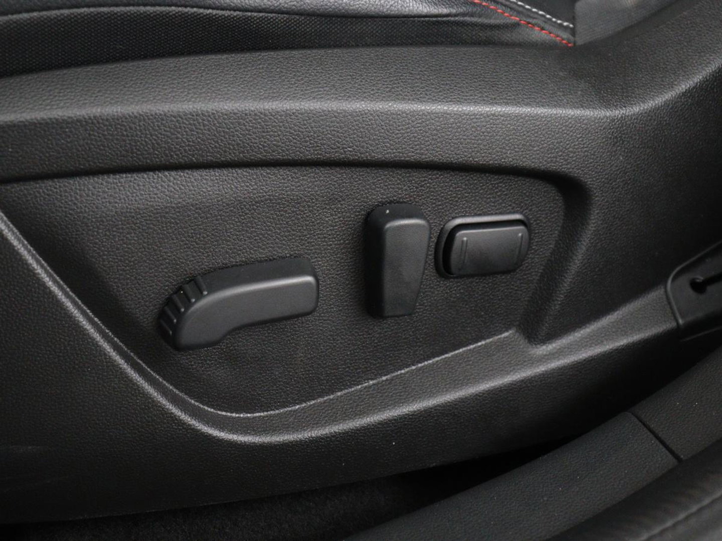 Renault Arkana 1.6 E-Tech Hybrid 145 R.S. Line | Leder/Alcantara | Stoelverwarming | Adaptive cruise | Camera | Carplay | Keyless | Park Assist | Full LED | Navigatie | File Assistent