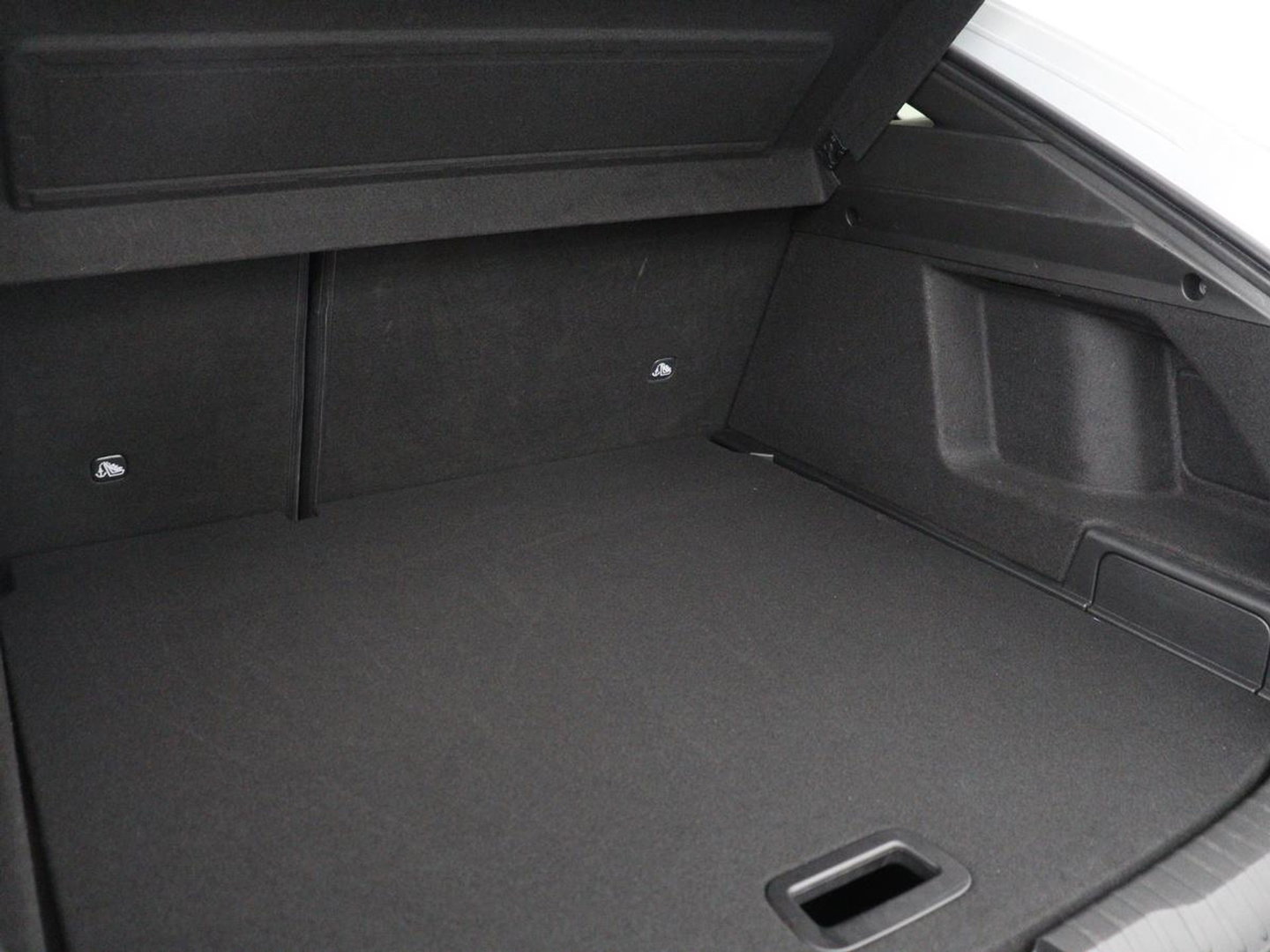 Renault Arkana 1.6 E-Tech Hybrid 145 R.S. Line | Leder/Alcantara | Stoelverwarming | Adaptive cruise | Camera | Carplay | Keyless | Park Assist | Full LED | Navigatie | File Assistent