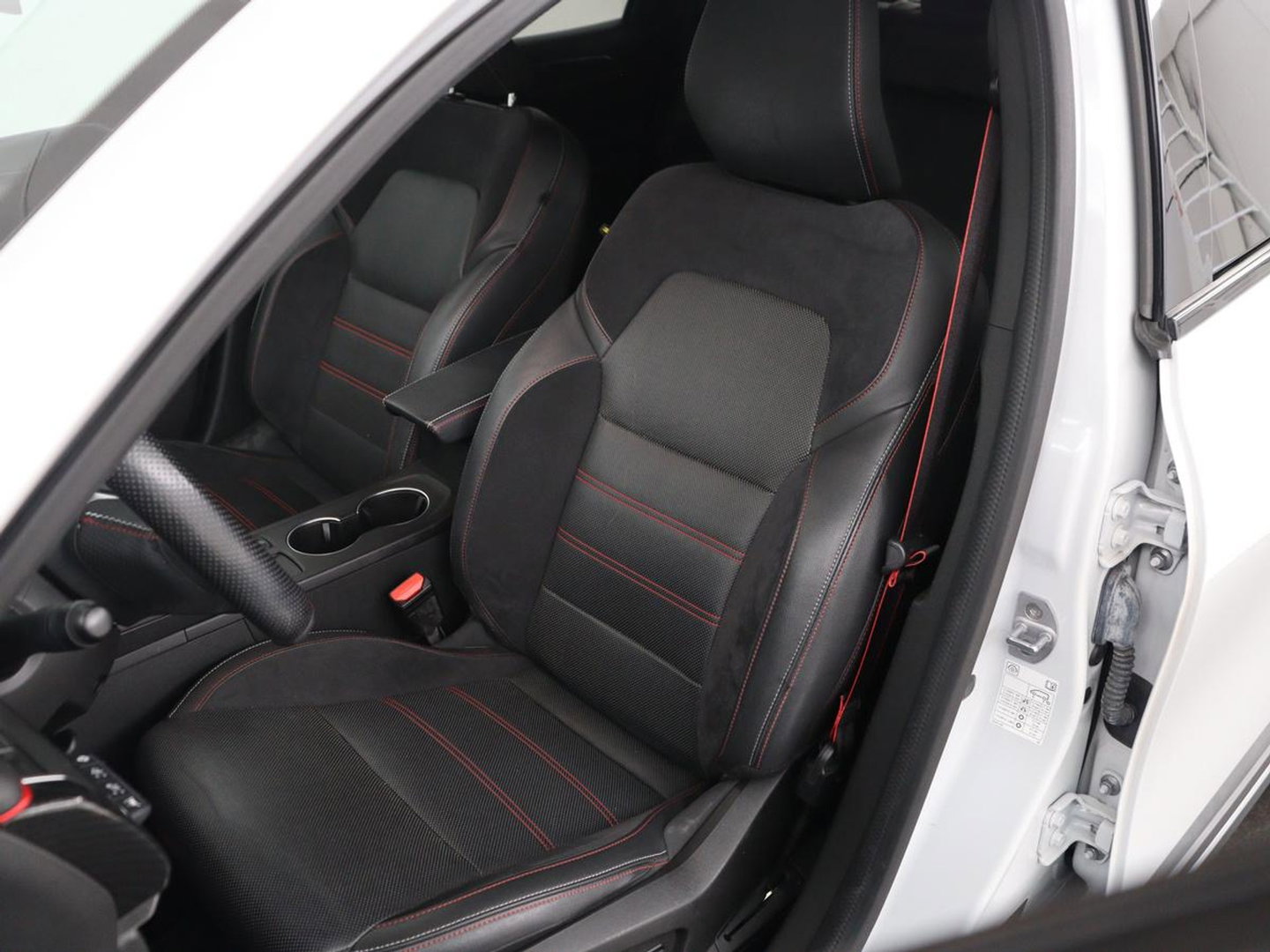 Renault Arkana 1.6 E-Tech Hybrid 145 R.S. Line | Leder/Alcantara | Stoelverwarming | Adaptive cruise | Camera | Carplay | Keyless | Park Assist | Full LED | Navigatie | File Assistent