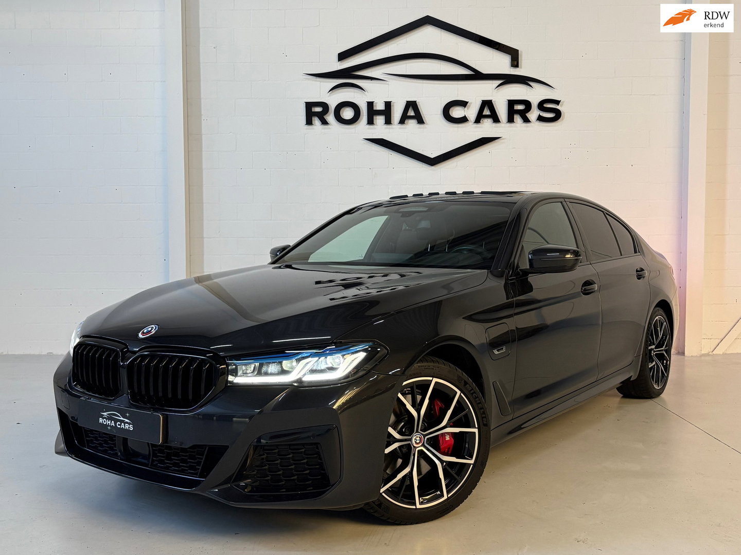 BMW 5 Serie 530e Edition Plus, M-pakket, Schuifdak, Laserlight, FULL-options