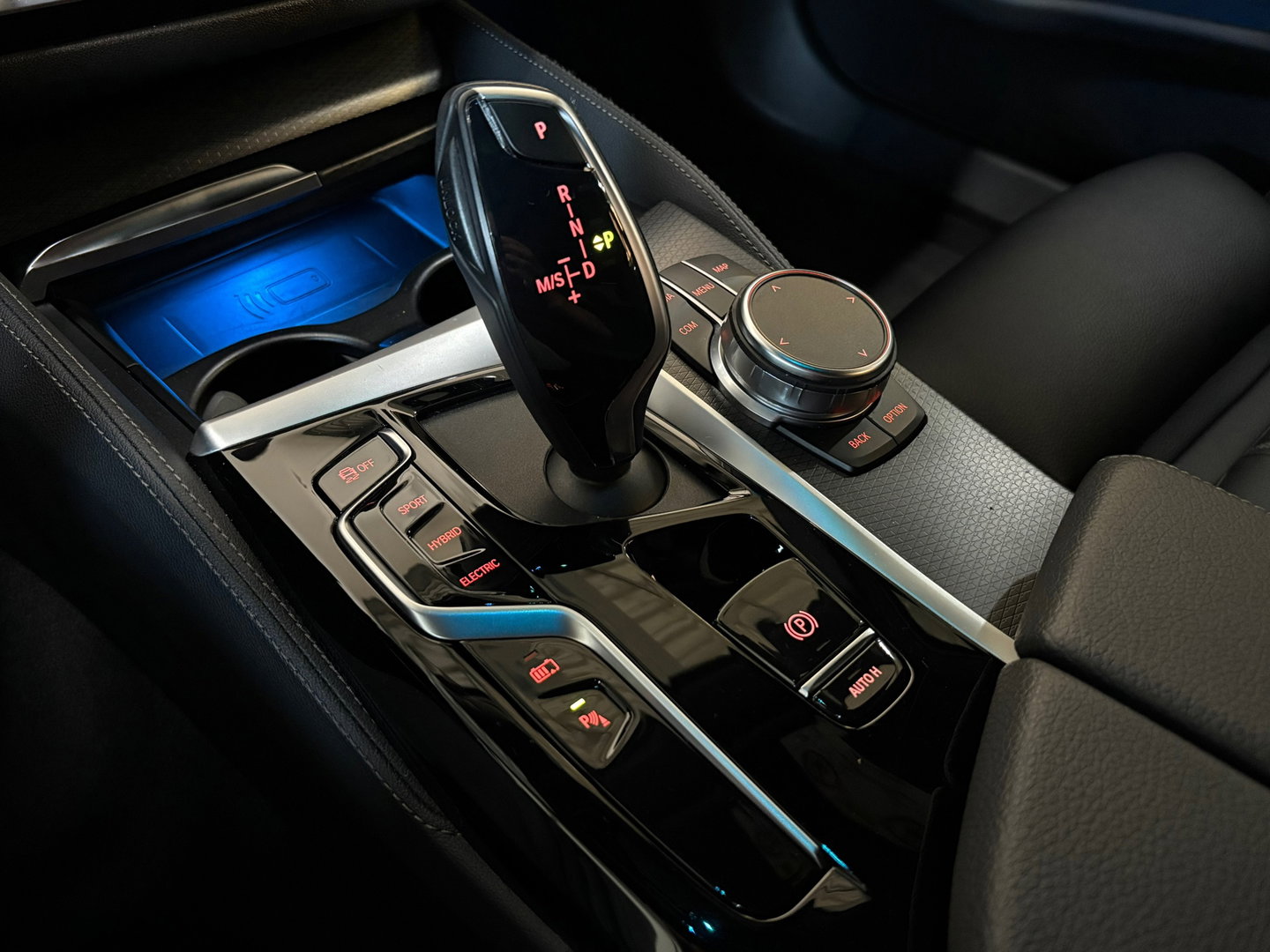 BMW 5 Serie 530e Edition Plus, M-pakket, Schuifdak, Laserlight, FULL-options