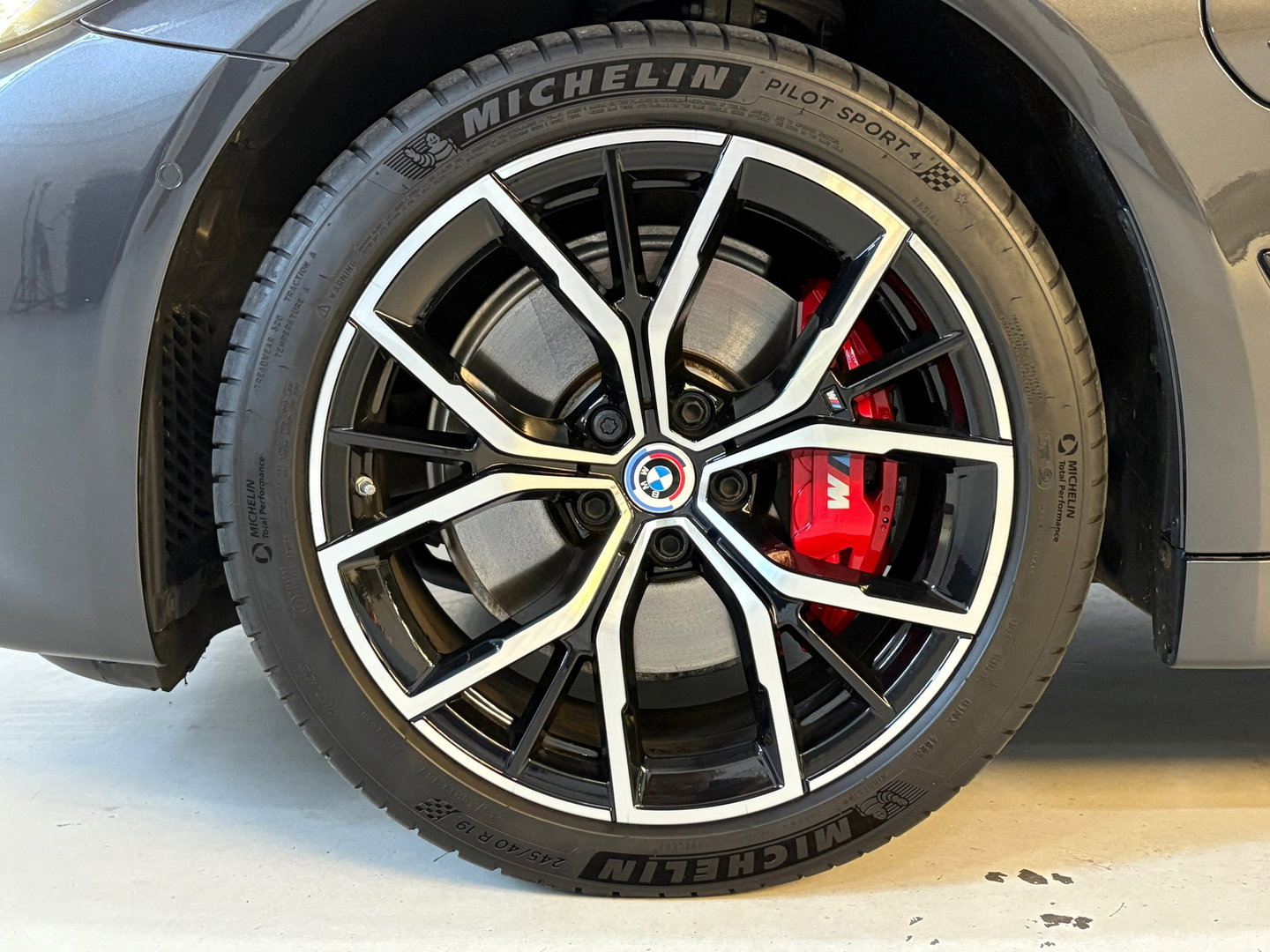 BMW 5 Serie 530e Edition Plus, M-pakket, Schuifdak, Laserlight, FULL-options