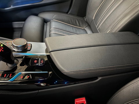 BMW 5 Serie 530e Edition Plus, M-pakket, Schuifdak, Laserlight, FULL-options