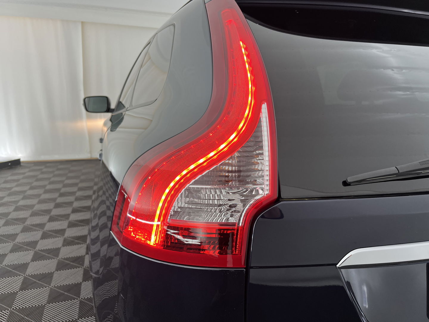 Volvo XC60 2.0 D3 FWD Momentum *LEATHER | NAVI-FULLMAP | COMFORT-SEATS | ECC | PDC | CRUISE | PRIVACY-GLASS | TOWBAR | 17''ALU*