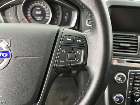 Volvo XC60 2.0 D3 FWD Momentum *LEATHER | NAVI-FULLMAP | COMFORT-SEATS | ECC | PDC | CRUISE | PRIVACY-GLASS | TOWBAR | 17''ALU*