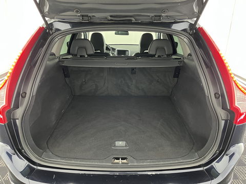 Volvo XC60 2.0 D3 FWD Momentum *LEATHER | NAVI-FULLMAP | COMFORT-SEATS | ECC | PDC | CRUISE | PRIVACY-GLASS | TOWBAR | 17''ALU*