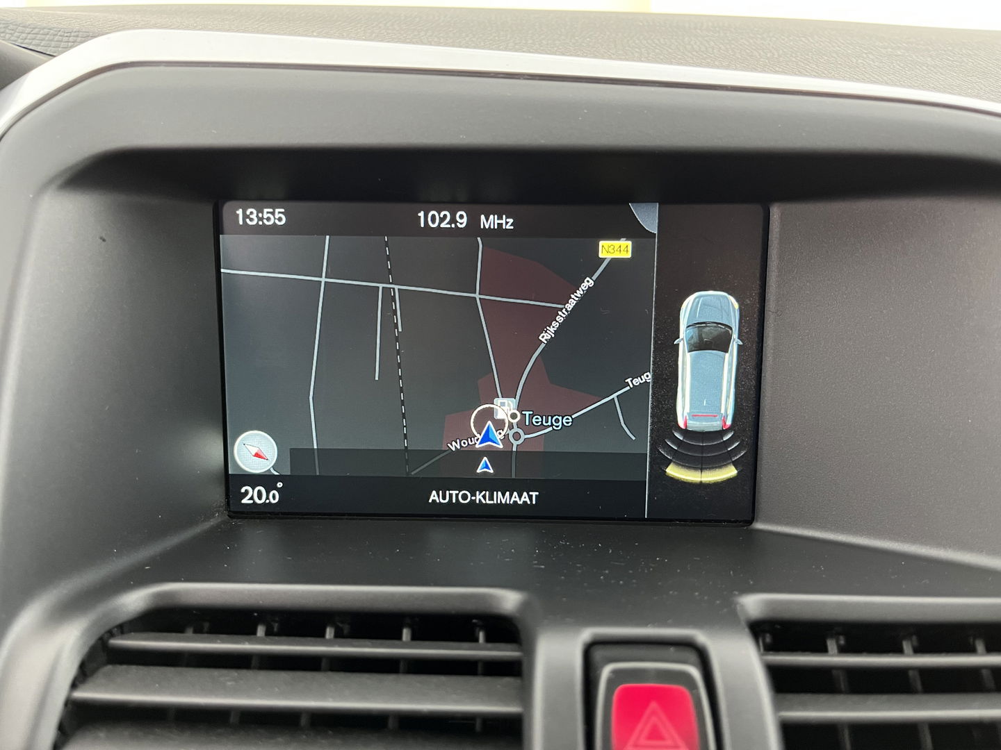 Volvo XC60 2.0 D3 FWD Momentum *LEATHER | NAVI-FULLMAP | COMFORT-SEATS | ECC | PDC | CRUISE | PRIVACY-GLASS | TOWBAR | 17''ALU*