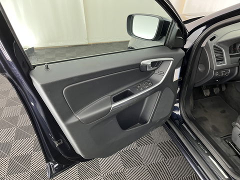 Volvo XC60 2.0 D3 FWD Momentum *LEATHER | NAVI-FULLMAP | COMFORT-SEATS | ECC | PDC | CRUISE | PRIVACY-GLASS | TOWBAR | 17''ALU*