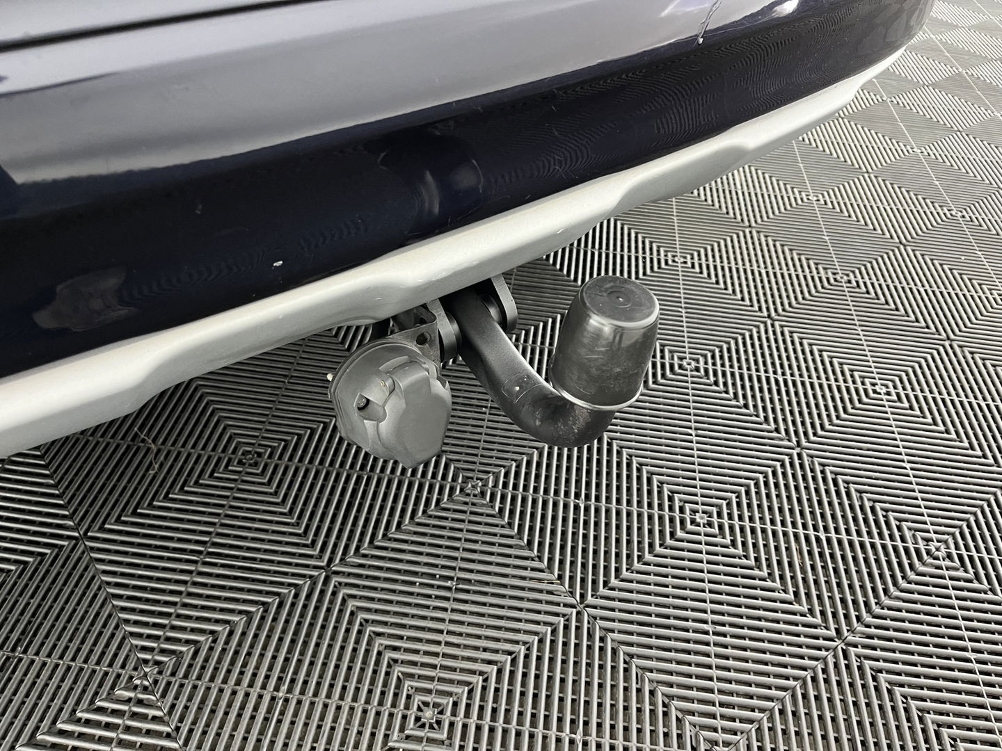 Volvo XC60 2.0 D3 FWD Momentum *LEATHER | NAVI-FULLMAP | COMFORT-SEATS | ECC | PDC | CRUISE | PRIVACY-GLASS | TOWBAR | 17''ALU*